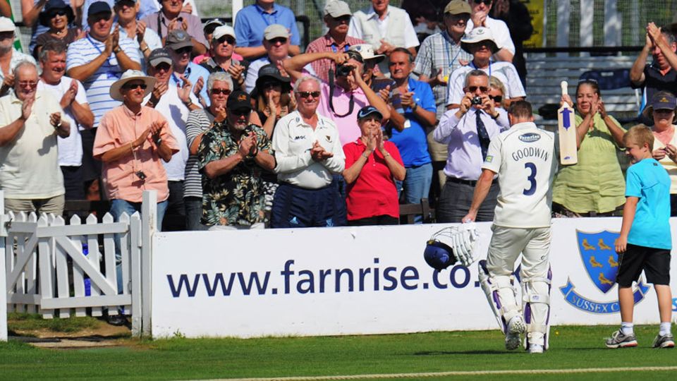 Murray Goodwin receives a standing ovation at Hove after his last Sussex innings