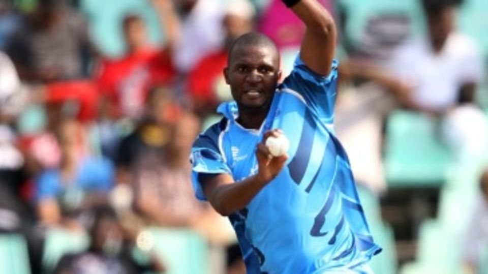 Ethy Mbhalati picked up three wickets