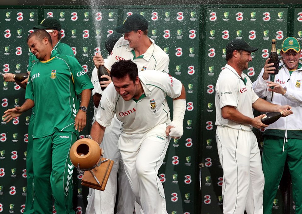 In 2008-09, South Africa breached the Australian fortress, which no team had done since 1992-93