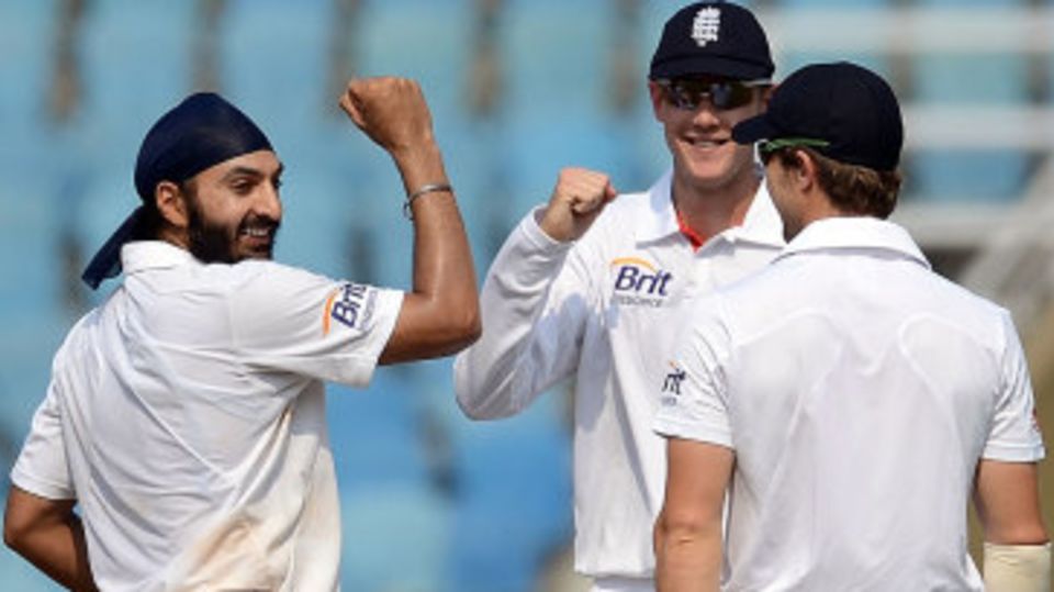 Monty Panesar finished with 3 for 64