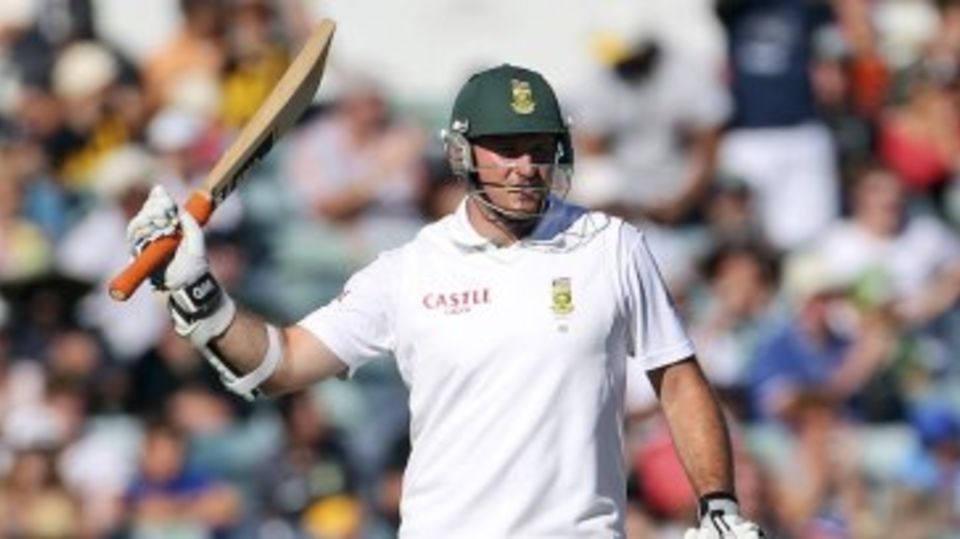 Graeme Smith celebrates his half-century