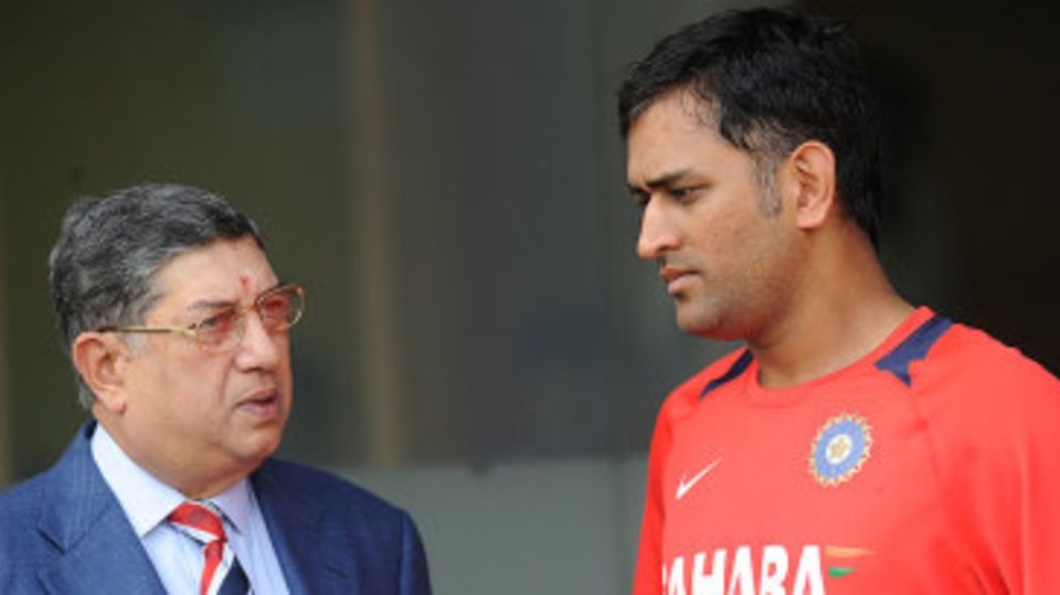 N Srinivasan has a chat with MS Dhoni