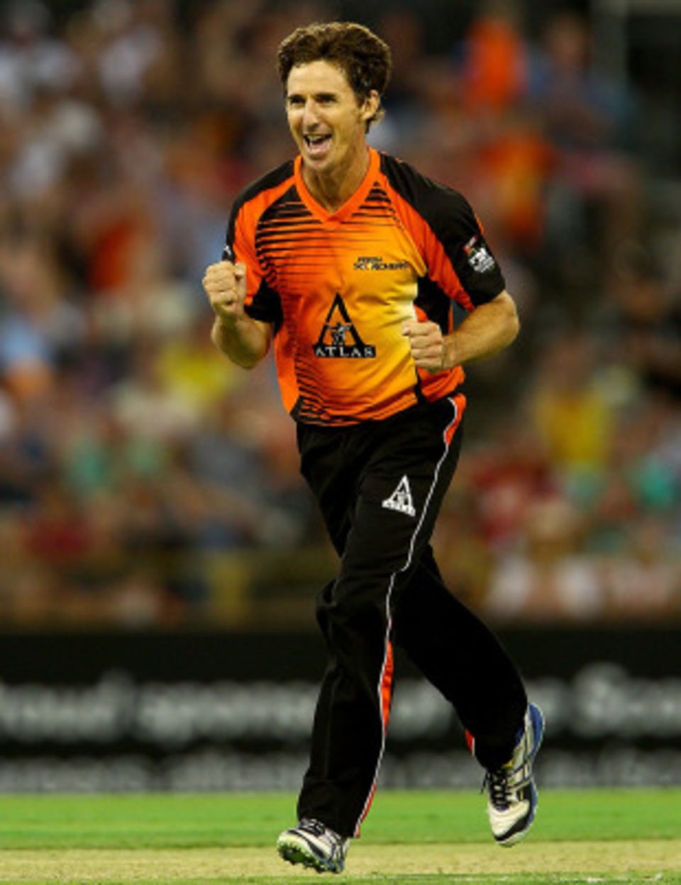 Brad Hogg will bring his experience of Indian conditions into play for Perth Scorchers