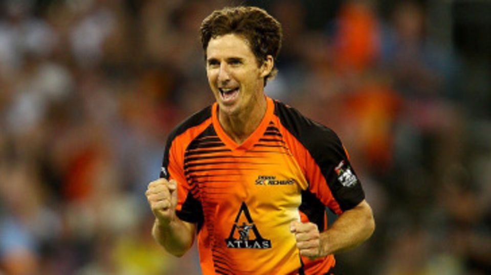 Brad Hogg took four wickets