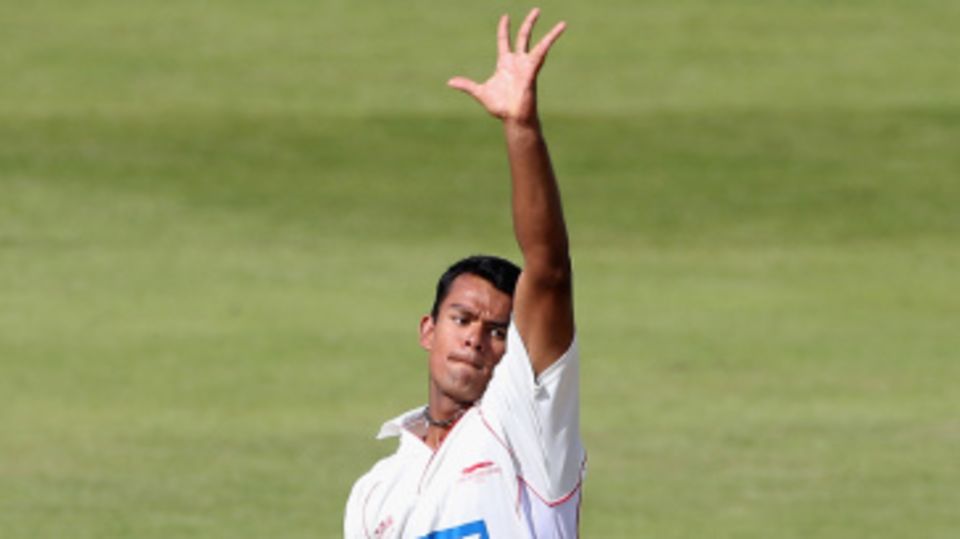Shiv Thakor bowls