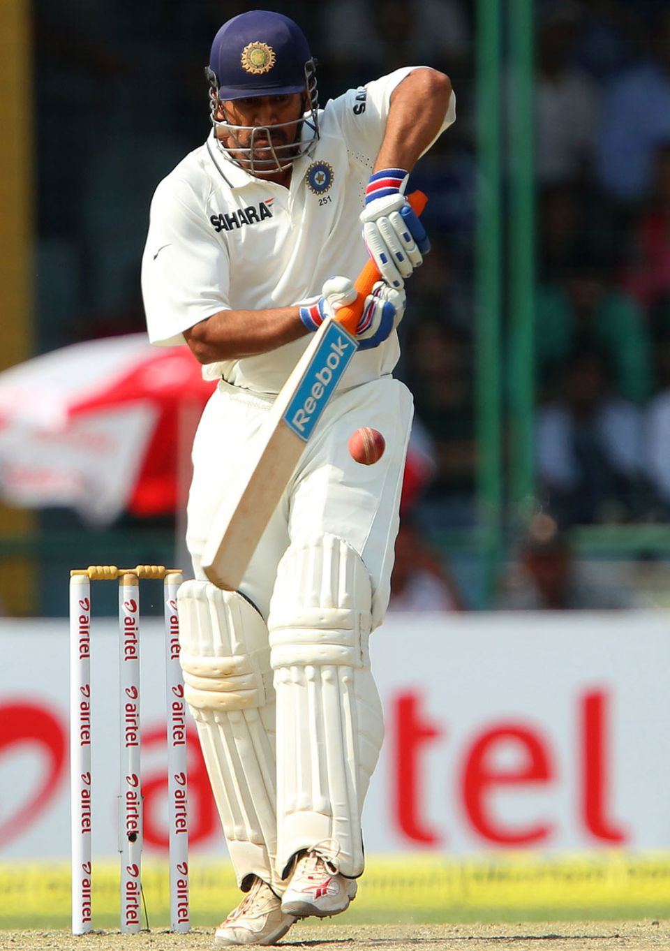 MS Dhoni seems to be preparing for the extra responsibility that goes with being the more experienced batsman in the Test side