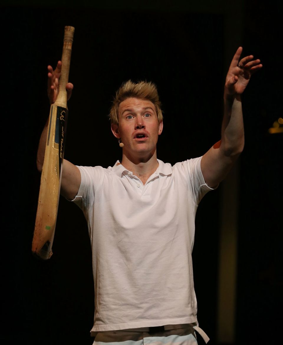 Eddie Perfect plays Warne in the musical in 2008