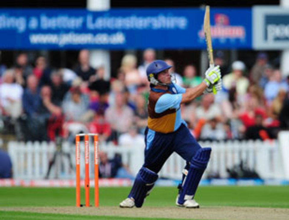 Wes Durston's half-century gave Derbyshire's chase impetus