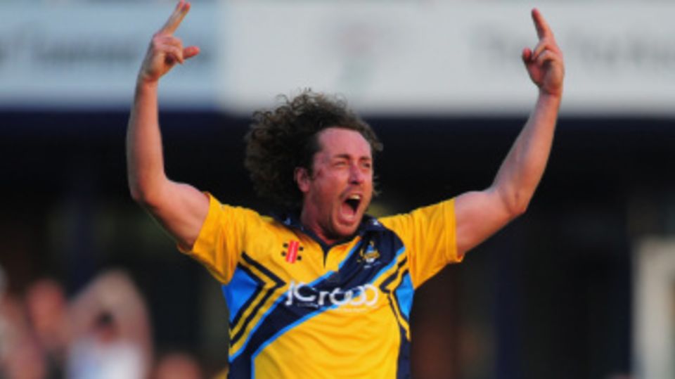 Ryan Sidebottom shows his emotions as the Roses match is tied