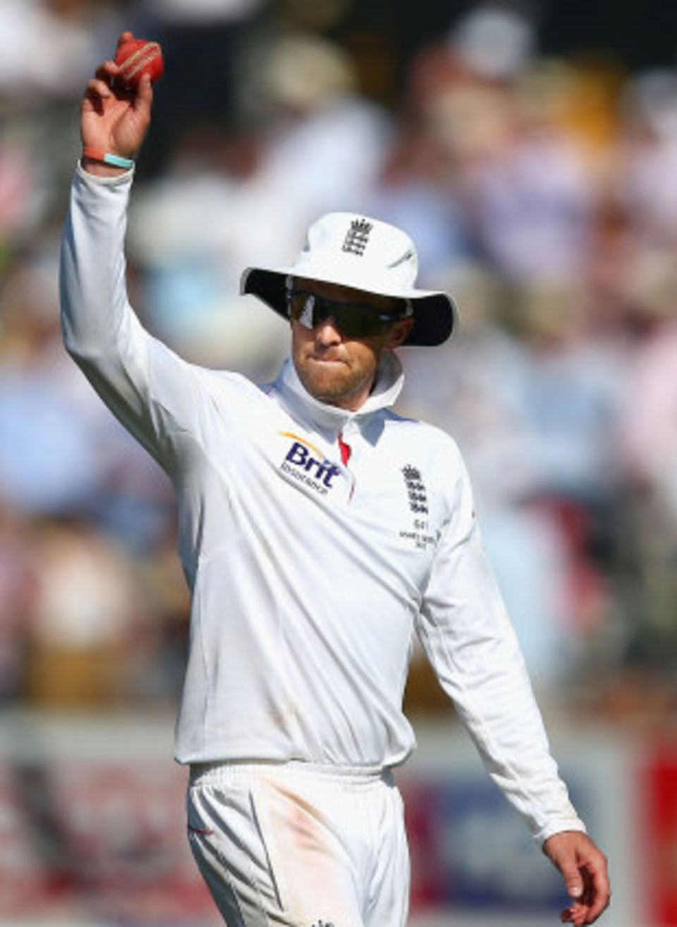 Graeme Swann made the most of Australia's generosity to claim five wickets
