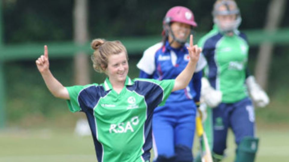 Lucy O'Reilly celebrates a wicket