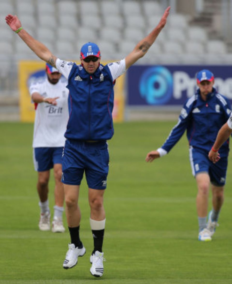Kevin Pietersen's chances of participation in the third Test remain clouded