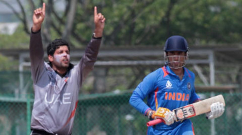 Mohammad Naveed picked up 3 for 37