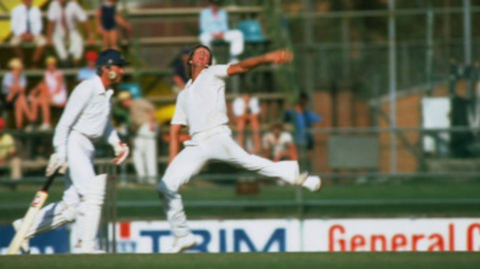 Jeff Thomson bowls