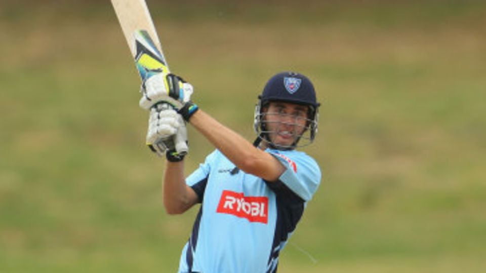 Kurtis Patterson pulls one over the leg side