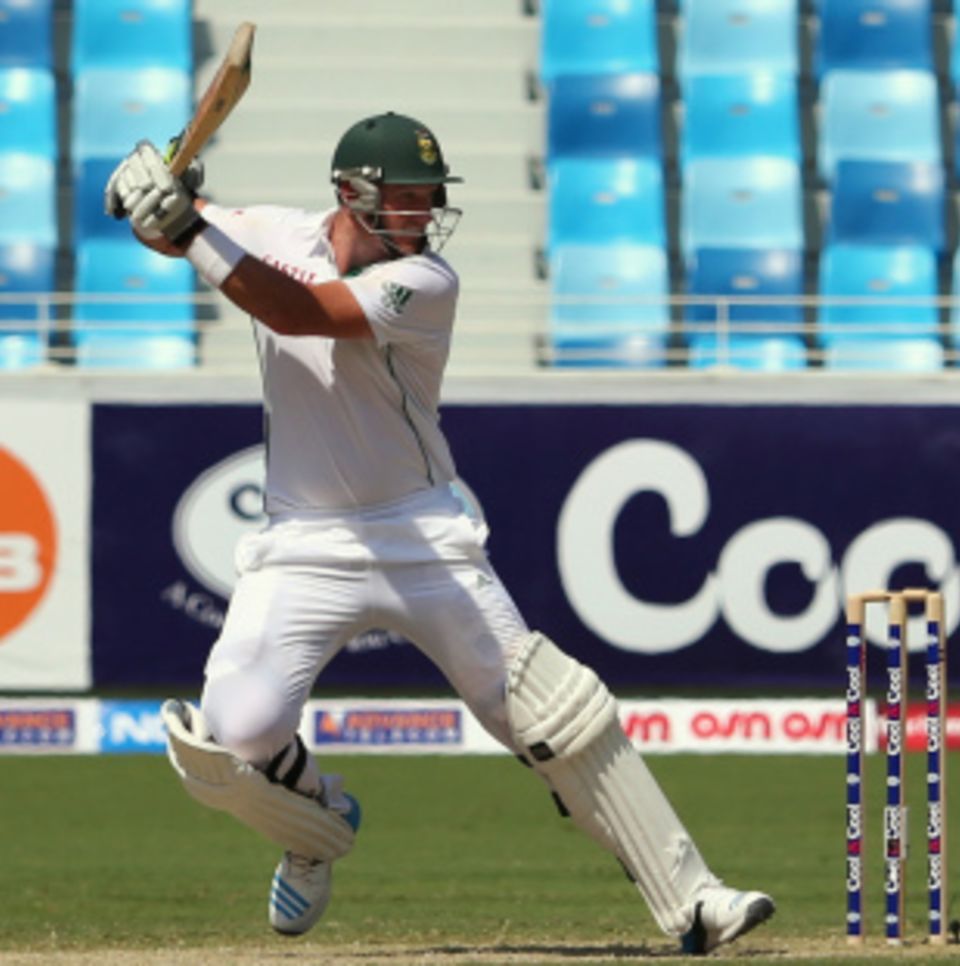 South Africa have never lost a game in which Graeme Smith has hit a century