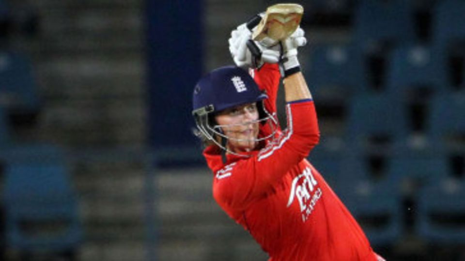 Sarah Taylor lifts over the infield with a Flamingo follow through