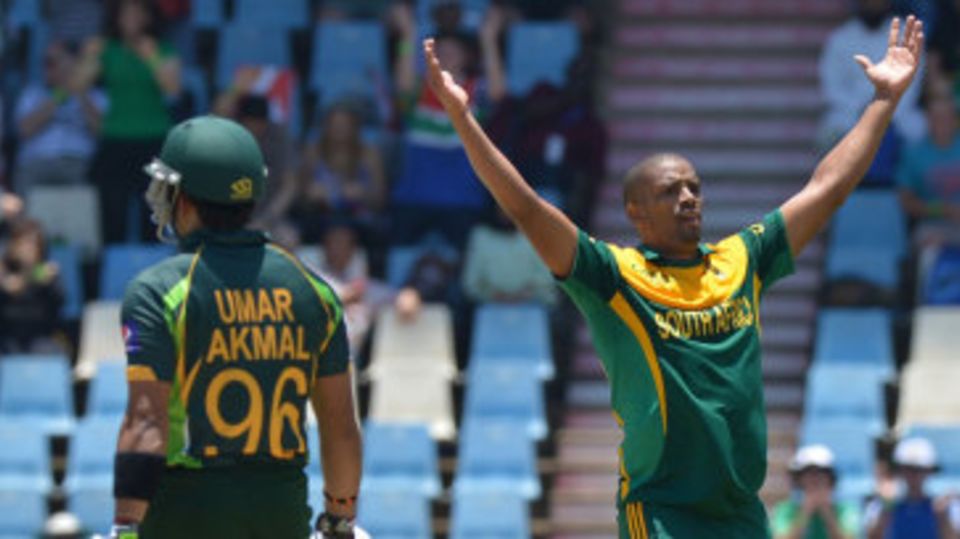 Vernon Philander celebrates the wicket of Umar Akmal