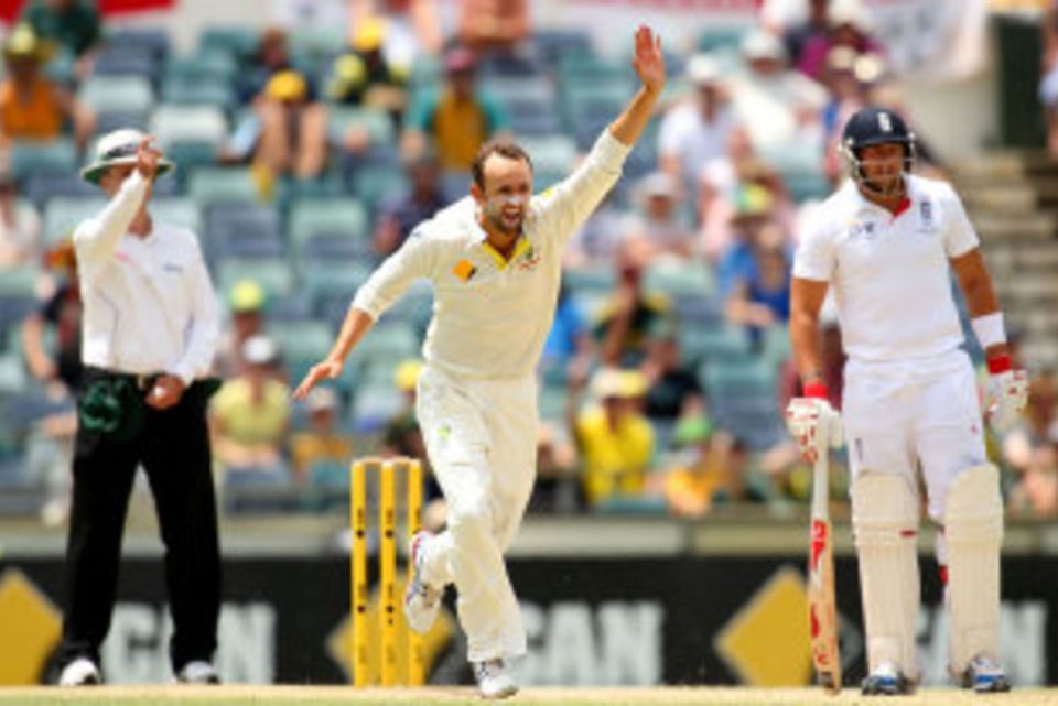 Nathan Lyon would become the first player in 30 years to reach the milestone of a 100 Test wickets as an offspinner