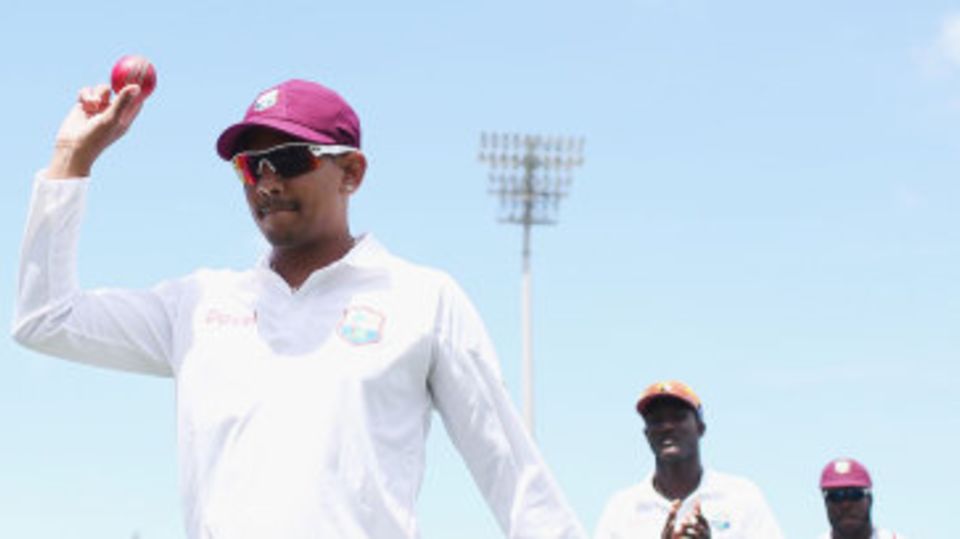 Sunil Narine took 6 for 91 in New Zealand's first innings
