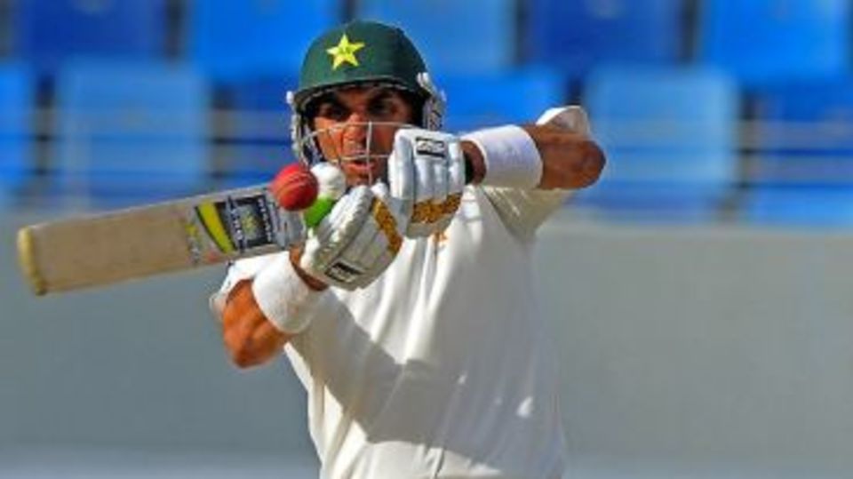 Misbah-ul-Haq pulls the ball