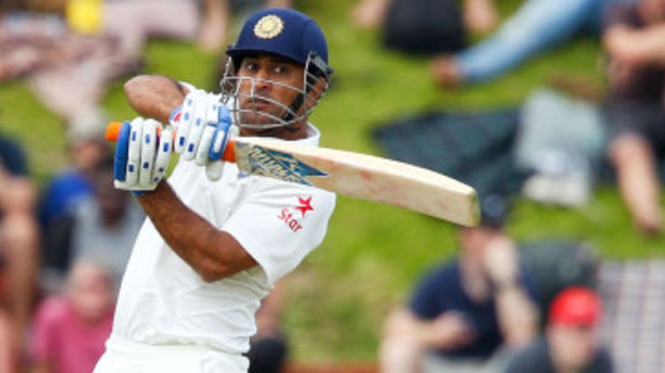 MS Dhoni pulls one back