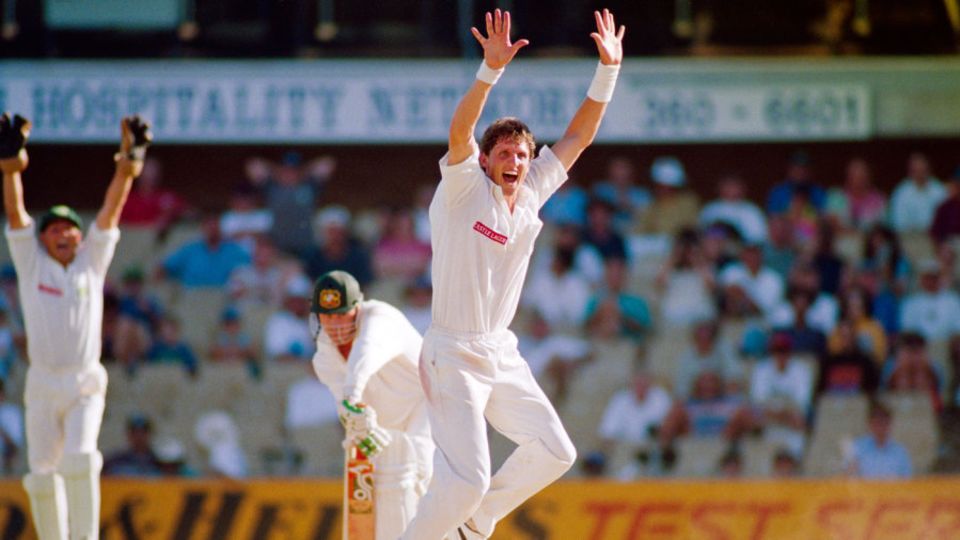 Fanie de Villiers appeals for Tim May's wicket at the SCG in 1994