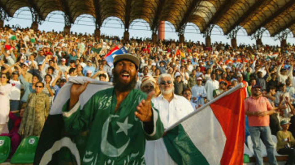 India and Pakistan supporters watch the match