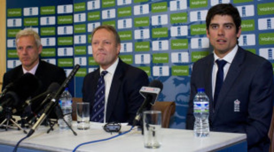 Paul Downton (centre) provoked an angry reaction from Kevin Pietersen by his radio interview