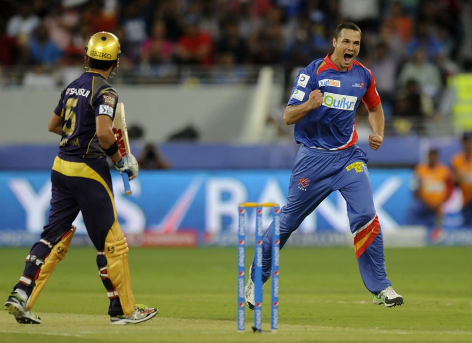 Nathan Coulter-Nile took 2 for 27 against Kolkata Knight Riders