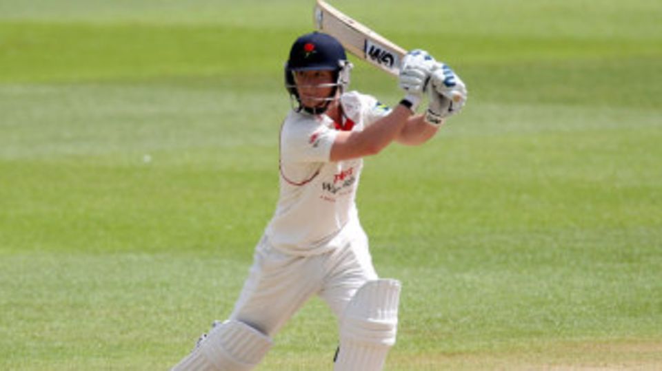 Alex Davies made 59 opening the batting