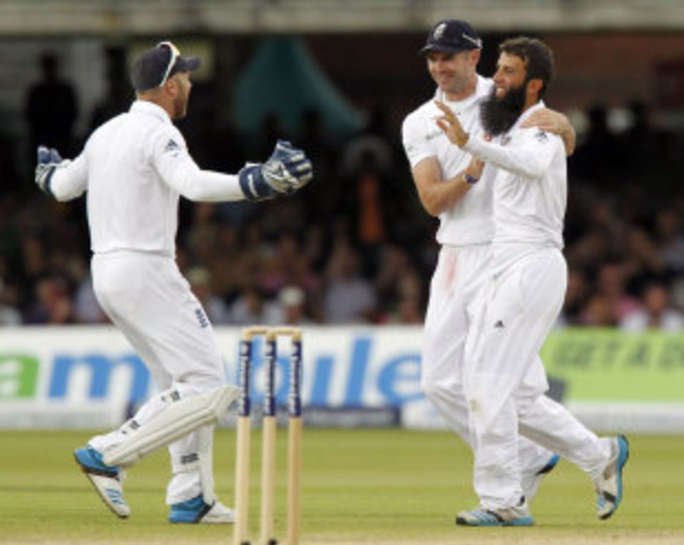Moeen Ali claimed his first Test wicket when he removed Kumar Sangakkara