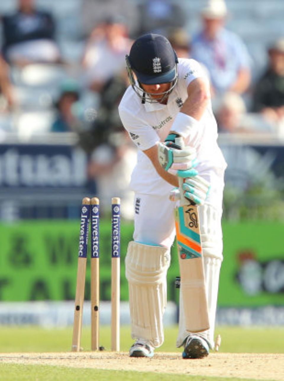 Ian Bell's dismissal was another example of senior players failing to help out Alastair Cook in England's time of need