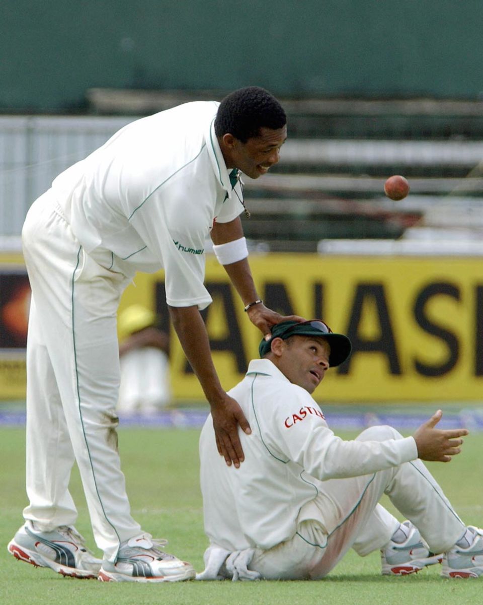 Makhaya Ntini with Ashwell Prince after a dropped catch on day two of the 2006 SSC Test. Little did they know...