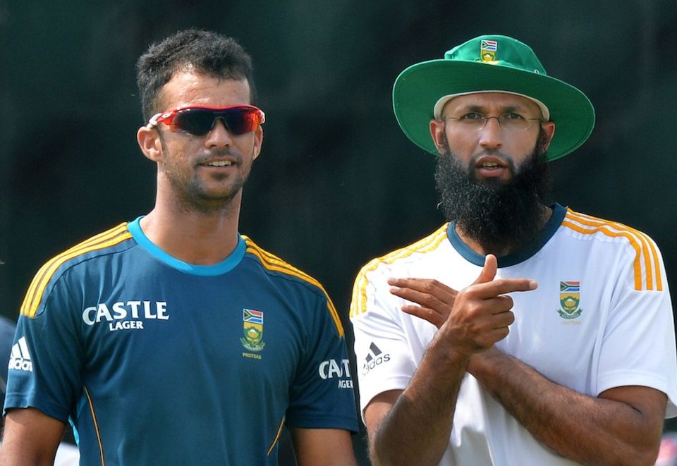Hashim Amla: 'If anybody walks up and talks to any of our players, they are willing to share their experiences'
