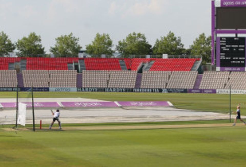 Alastair Cook, Peter Moores and a quiet Ageas Bowl