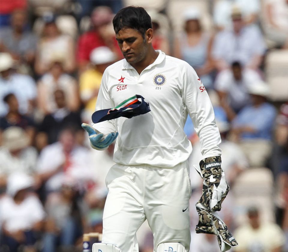 Dhoni's instinctive captaincy style does not have the same effect in Test cricket