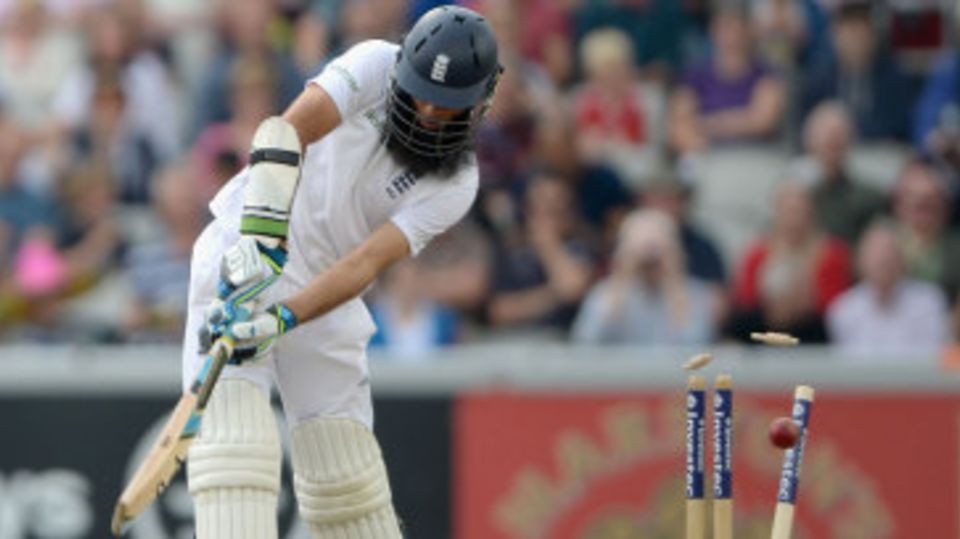 Moeen Ali lost his stumps to Varun Aaron