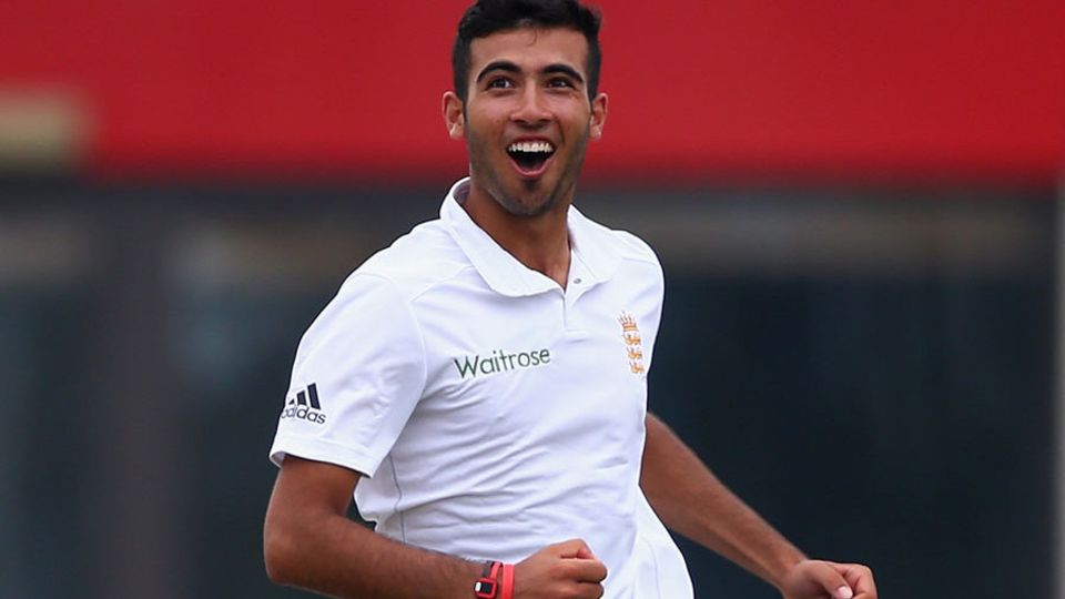 Saqib Mahmood struck early for England but it was small beer compared to Australia's early inroads