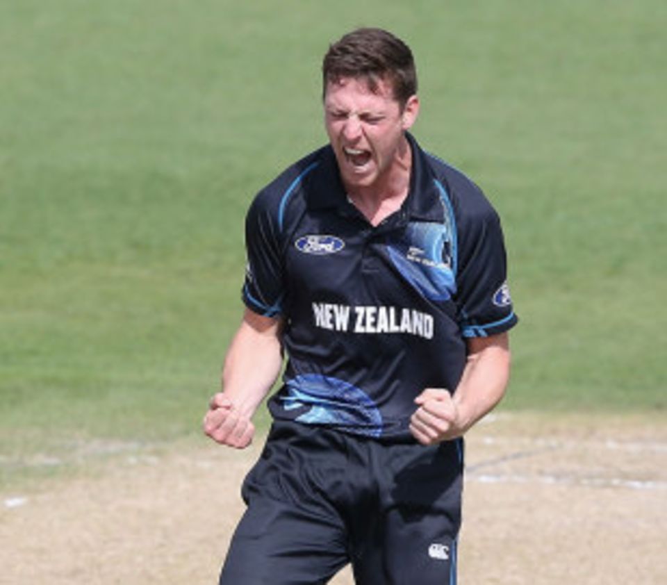 Matt Henry made early breakthroughs for New Zealand A