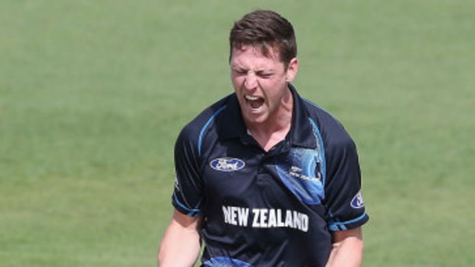 Matt Henry made early breakthroughs for New Zealand A