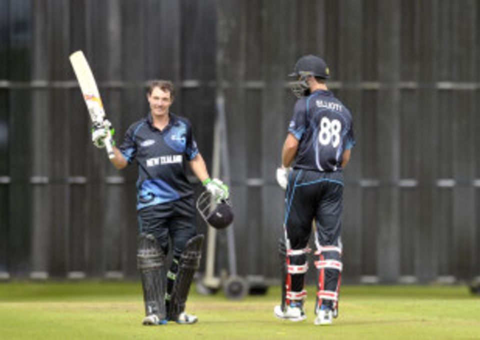 BJ Watling and Grant Elliott both struck hundreds in Ayr
