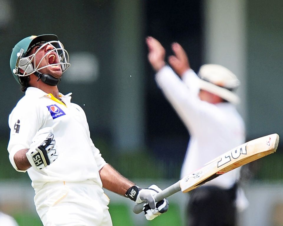 Sarfraz Ahmed became the first Pakistan wicketkeeper to score a Test century since February 2009, when Kamran Akmal made an unbeaten 158 against Sri Lanka in Karachi