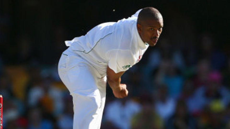 Vernon Philander bowls