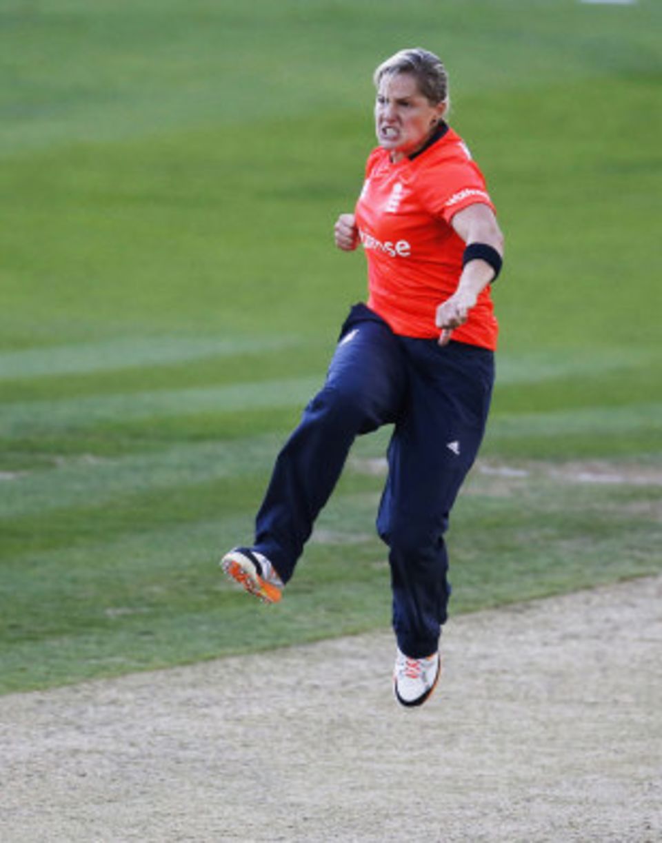 Katherine Brunt made the first breakthrough