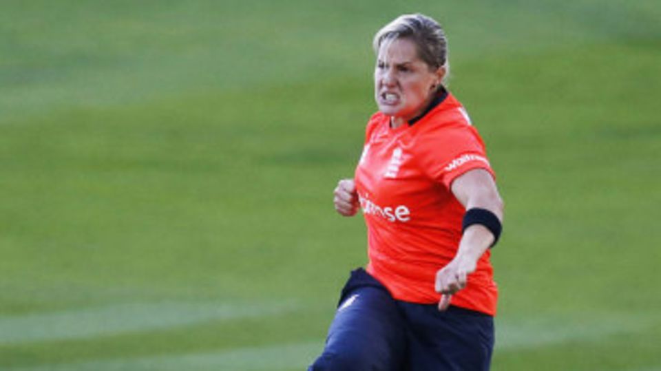 Katherine Brunt made the first breakthrough