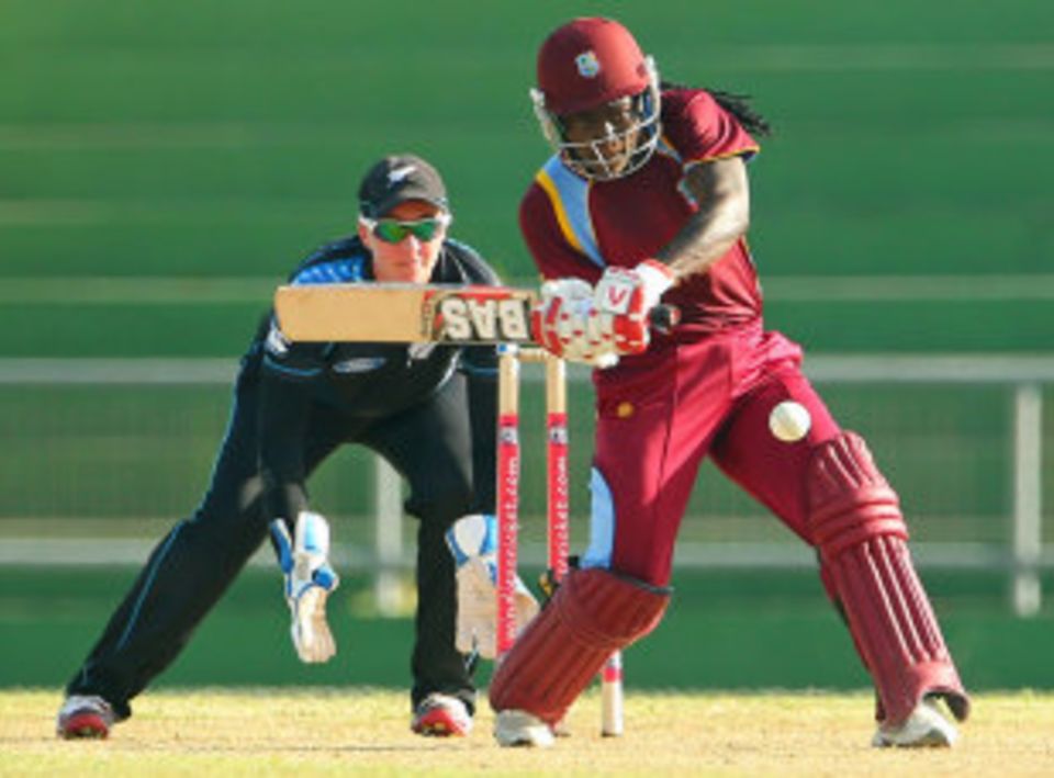 Deandra Dottin scored three fours in her 42-ball 40
