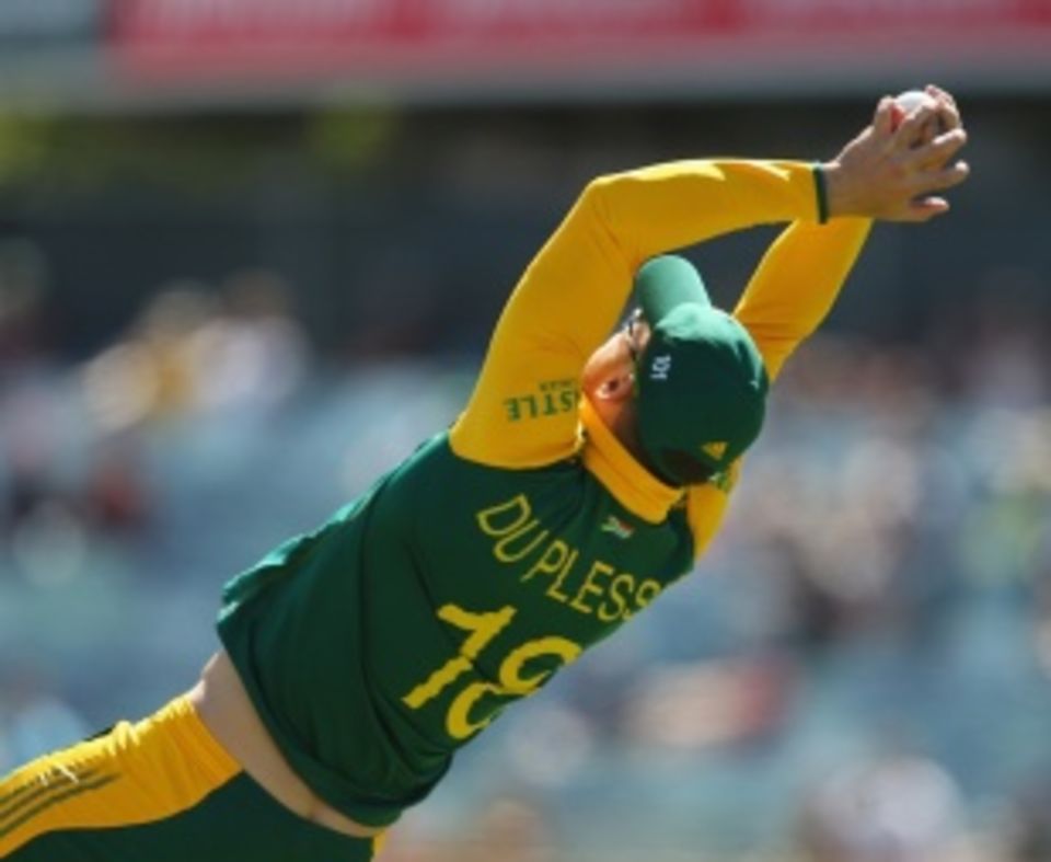 Faf du Plessis took a tumbling catch but it was otherwise a poor day in the field from South Africa