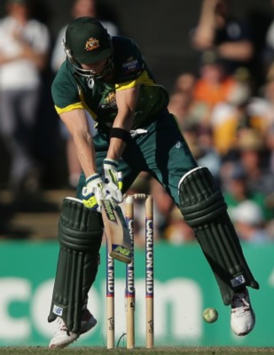 Steven Smith drilled a yorker through his legs and into the fine leg boundary in the 50th over