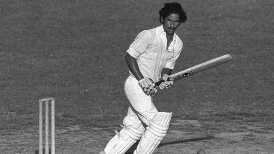 Larry Gomes targets the leg side